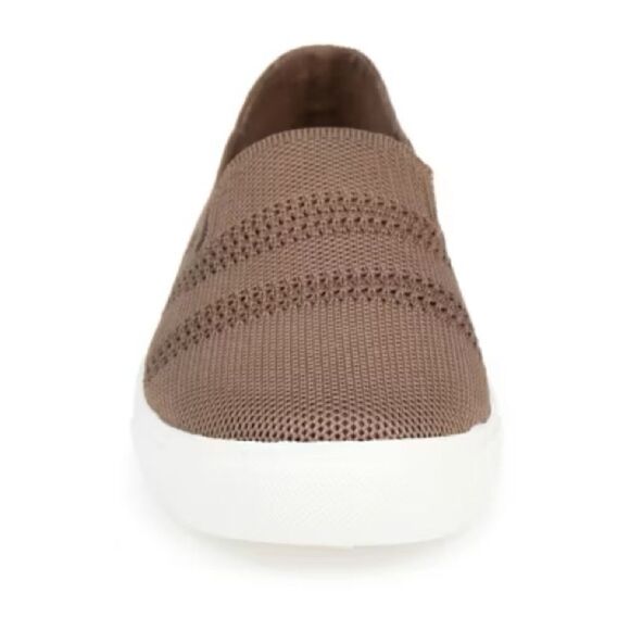 Journee Collection Meika Slip-On Sneaker JCP
Slip-On Shoe size 8.5 - Picture 4 of 14